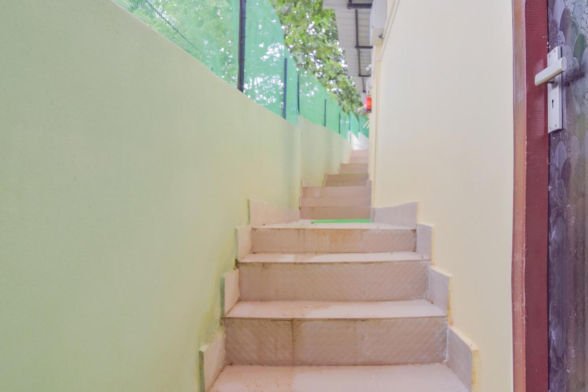 Hotel O Darshini Homes Гувахати Экстерьер фото